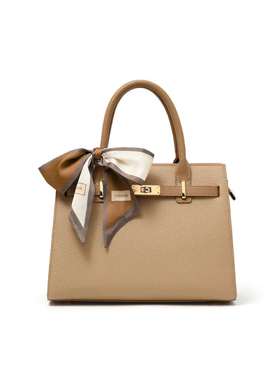 Charlotte | Elegant & Chic