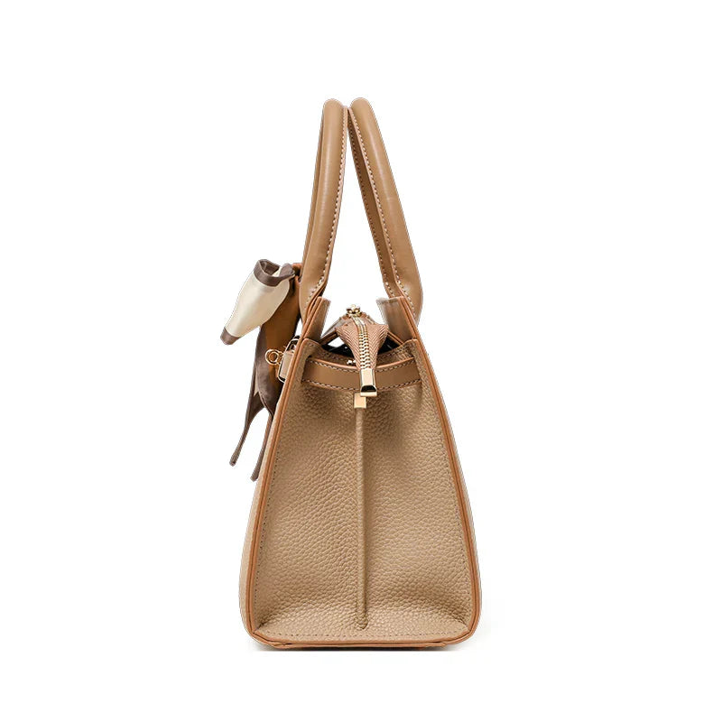 Charlotte | Elegant & Chic